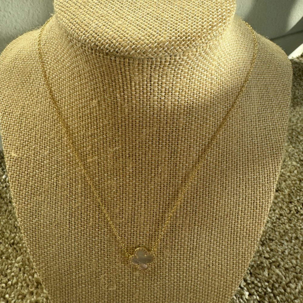 Elegant Gold Clover Pendant Necklace